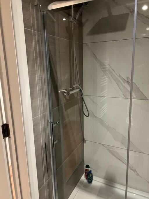 009- Studio Apartment In Ealing F5 외부 사진